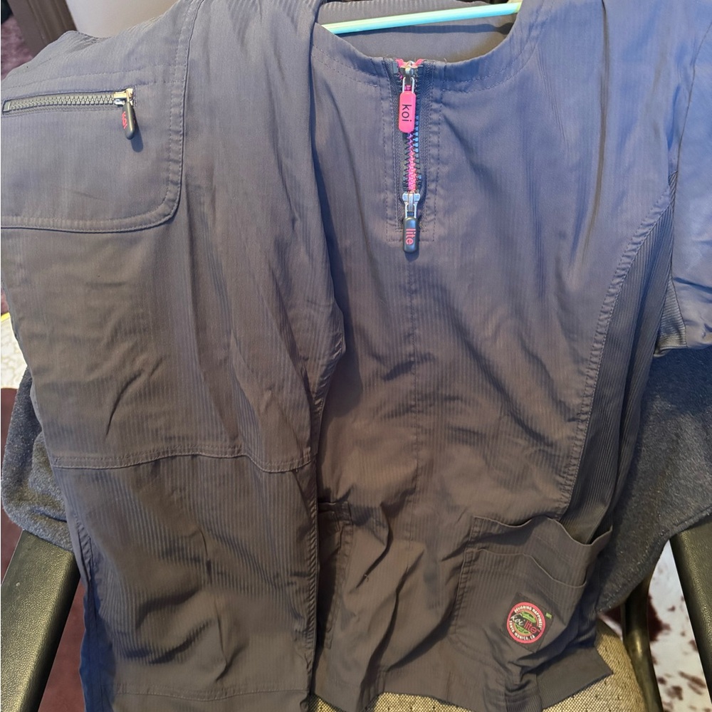 Koi Lite Scrubs